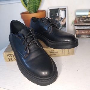 Loafers / Doc Marten look-a-likes